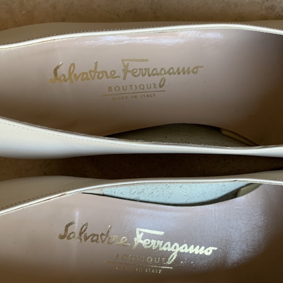 Salvatore Ferragamo Ivory Pumps - Picture 5 of 9